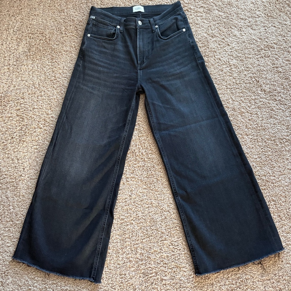 Lyra Crop Wide Leg - Size 26
Color: Medallion